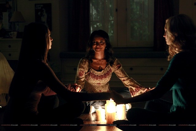 Bonnie , Caroline i Elena