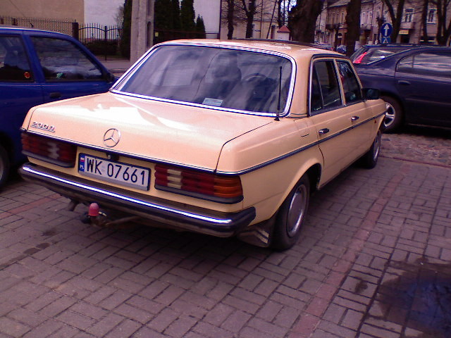 Mercedes-Benz W123 200D