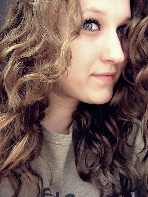 .sto osiemdziesit dziewi.