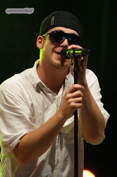 Tomson < 333