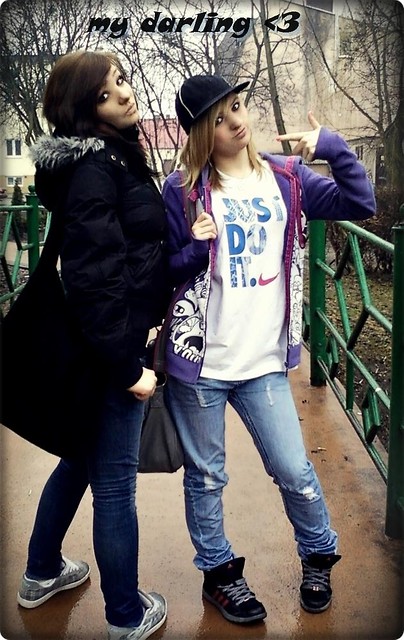 Z Piczyys ; **.
