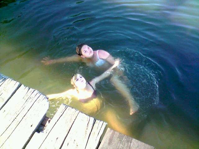 Hielena ; d