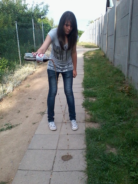 wylej uczucia na chodnik  -,-