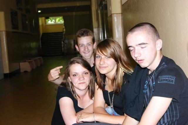 Z Nimi. ;* 