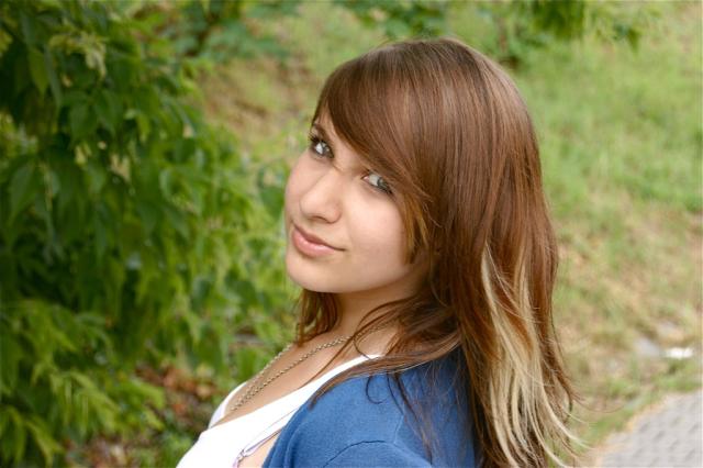 Sandra. ; * 