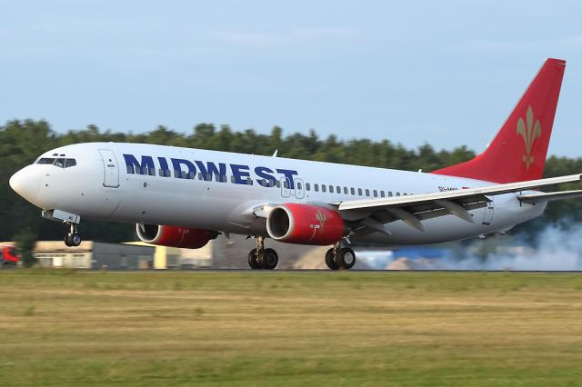 Boeing 737-86N 