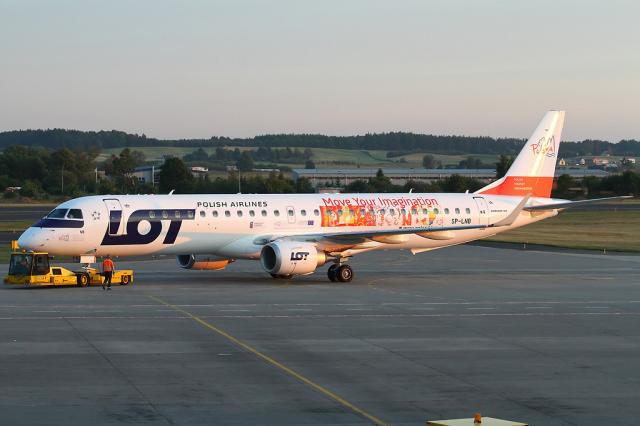 Embraer ERJ-190-200 LR - LOT 