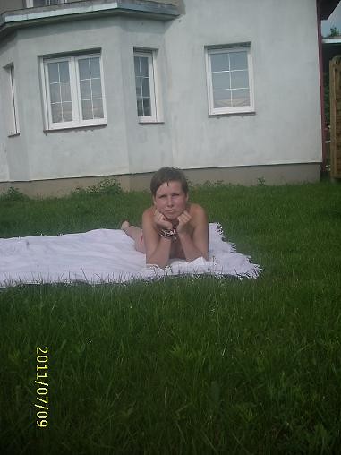 na Trawce Przed domem . xd