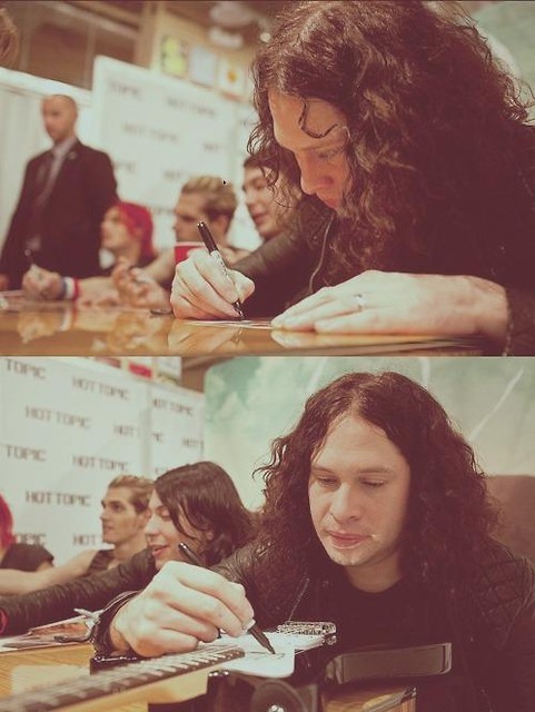 RAY TORO.