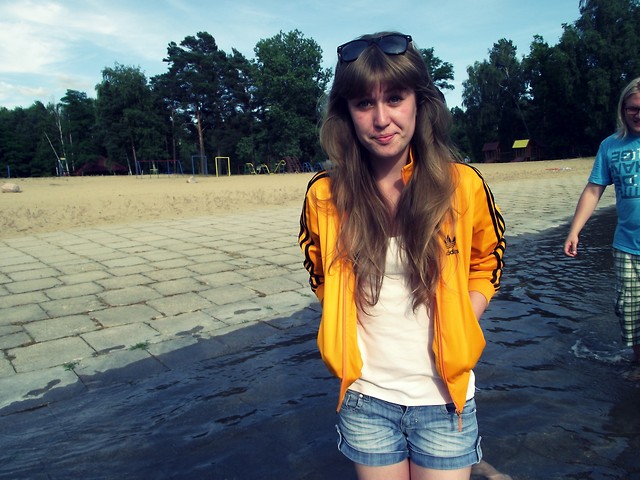 stare.