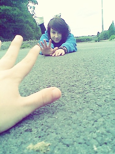 hold my hand !