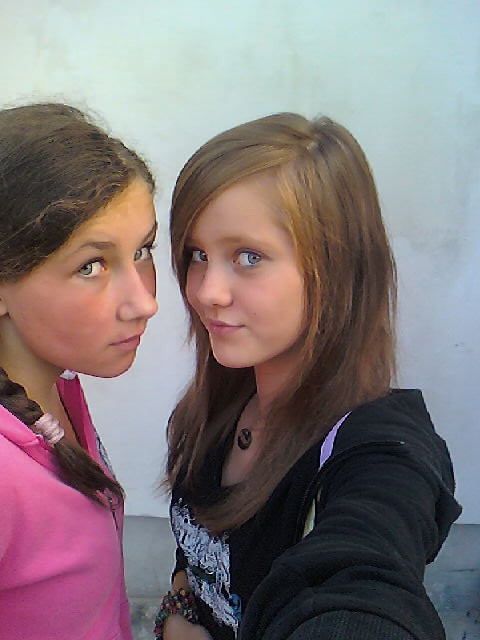 Z Agatk ; ****** < 33.  