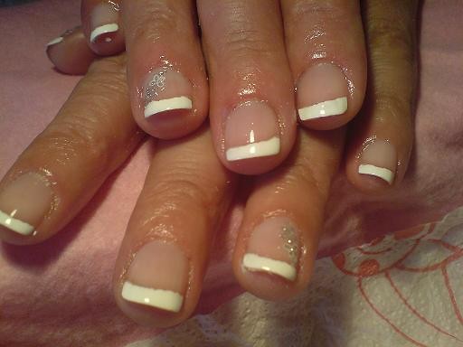 manicure z pomalowaniem
