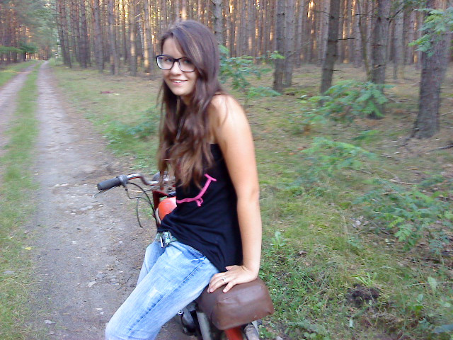 nudaa w lesie xD
