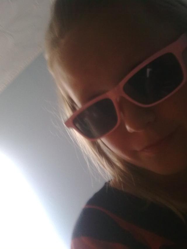 hmmm...;*