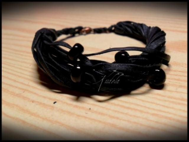 Leder ...