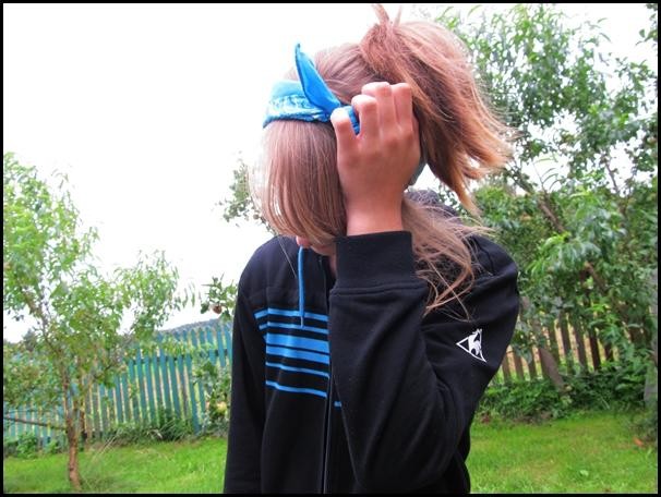 Monn . < 3