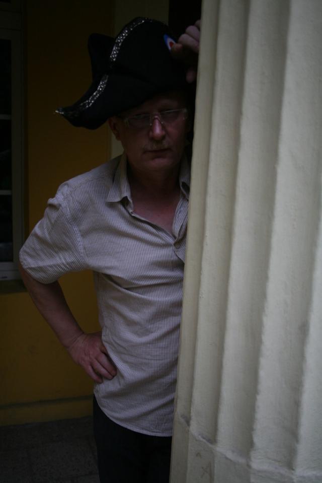 Ciekawy kapelusz.