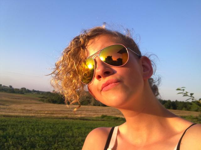 Tsknie ju ;  * . !