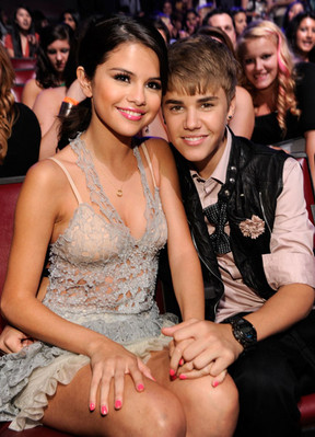 Selena & Justin . < 33