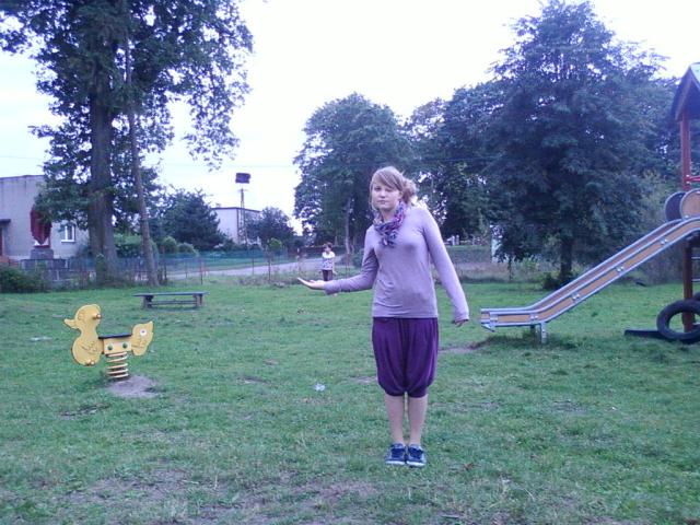 kasia trzyma ol na rkach