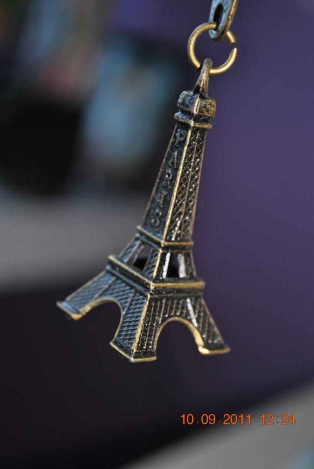 32. Eiffel Town 