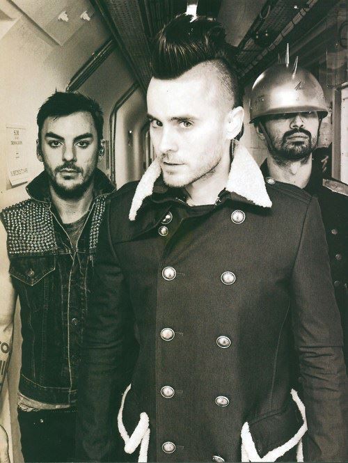 ` Thirty seconds to Mars . < 333