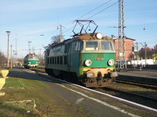 et22-885 i et22-1093