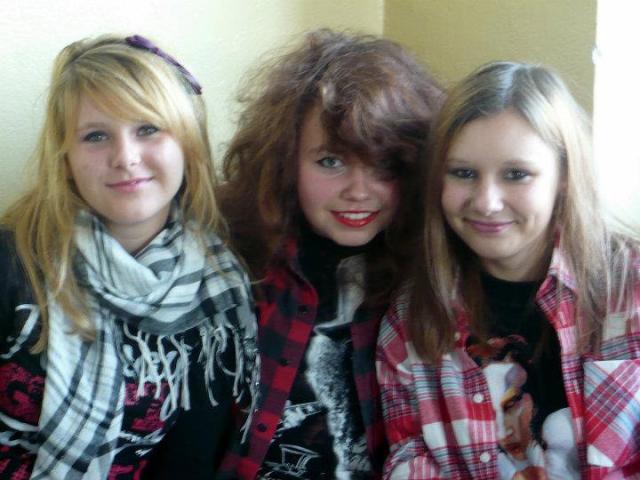 sis ;*