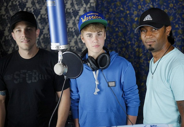 Justin < 3 . 