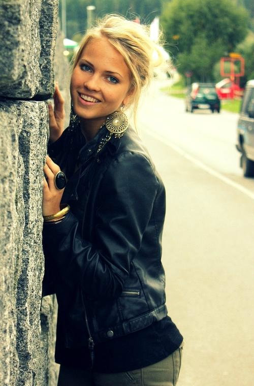 yhyym , jest le : (