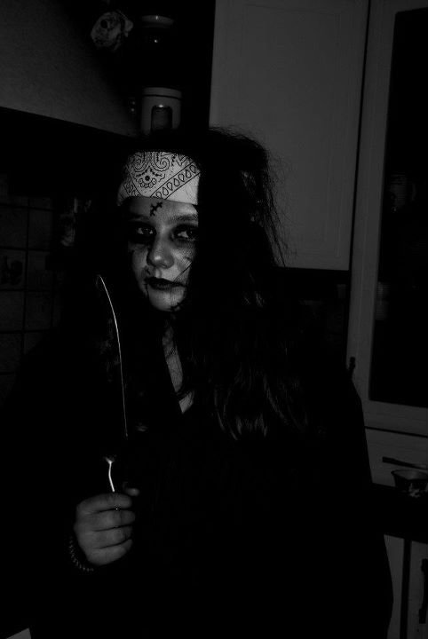 takie tam z noem.