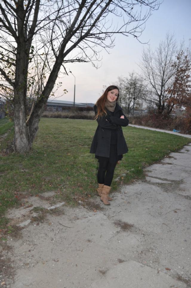 MoniQa:***