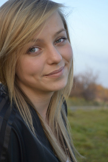 Smilee . ;  *