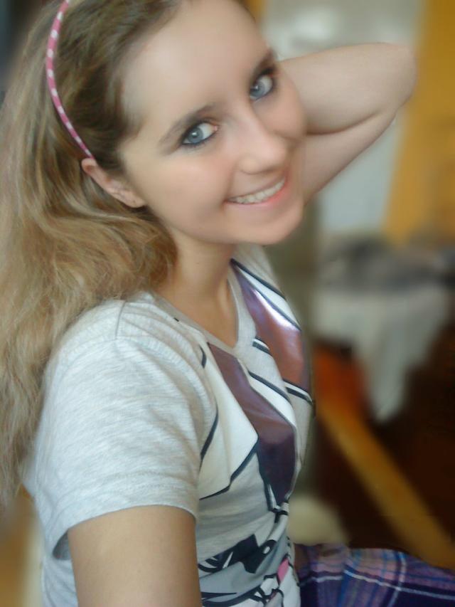 ;>