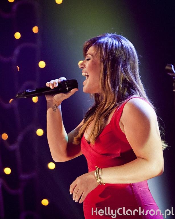Kelly Clarkson.