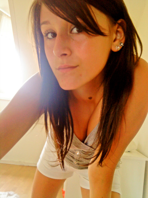 Siostra ; * < 3