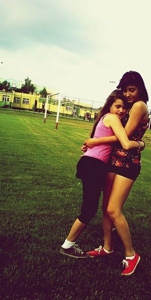 KOCHAM CI. < 33