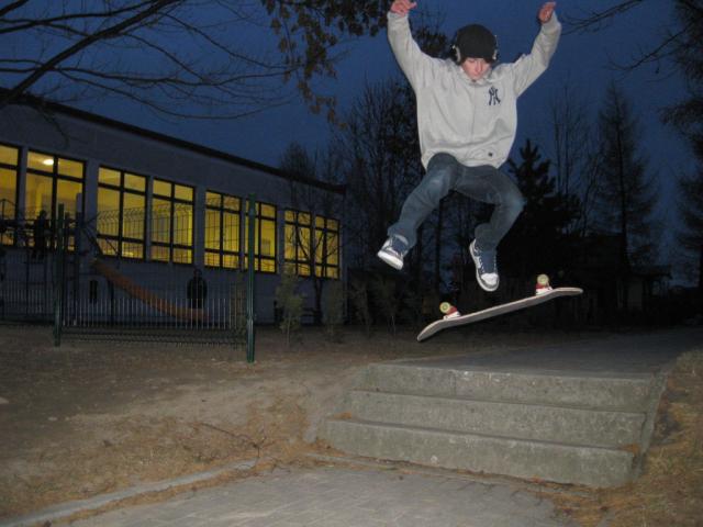 Mj Varial kickflip 