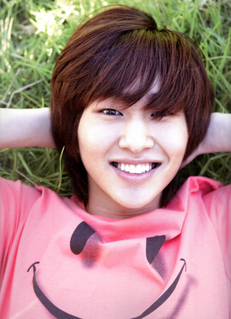 Onew . Hahaha xd