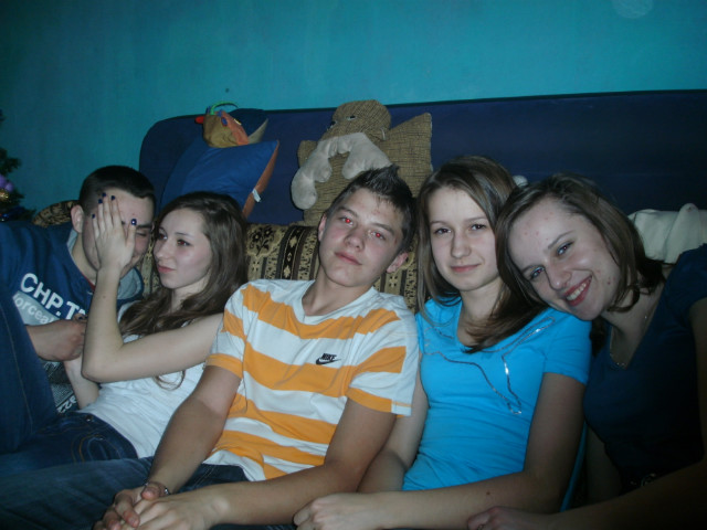 z nimi ;**