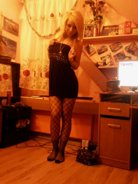 przed osiemnastk Emilki;*