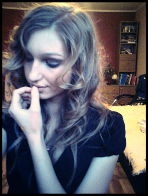 ;]