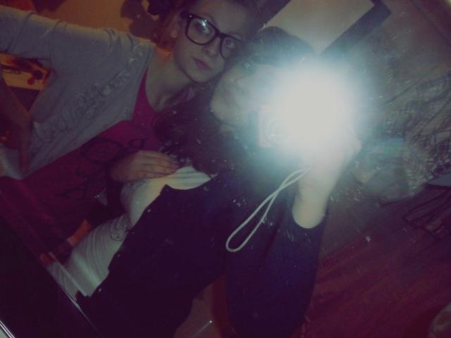 z domi < 3