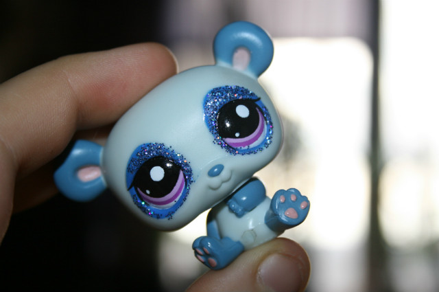 102. Pet Shop.