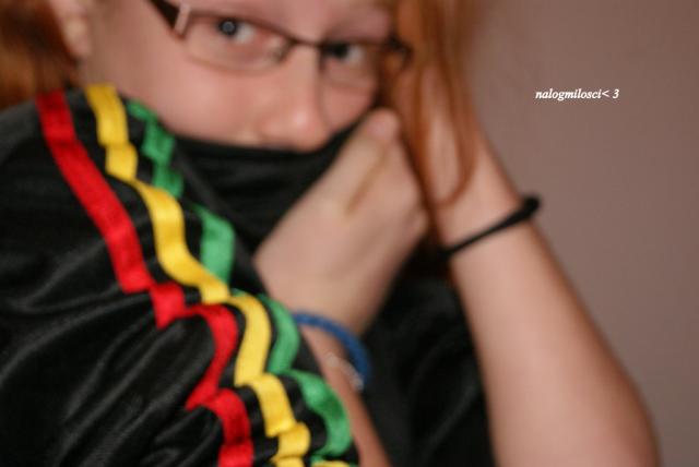 Mee , ;3