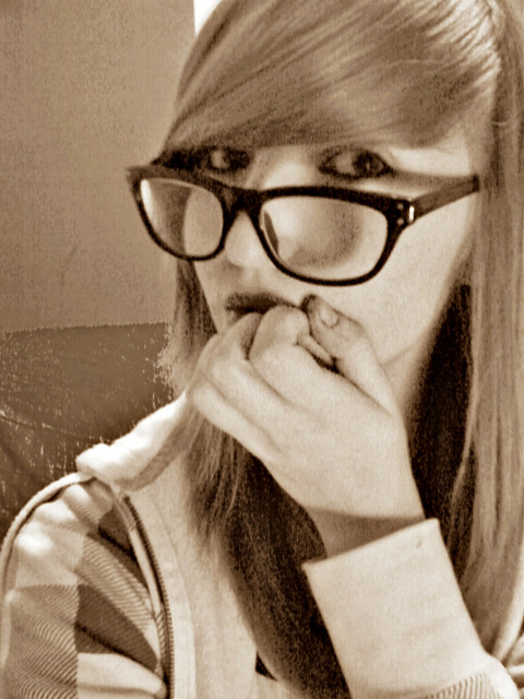 kjhngfds
