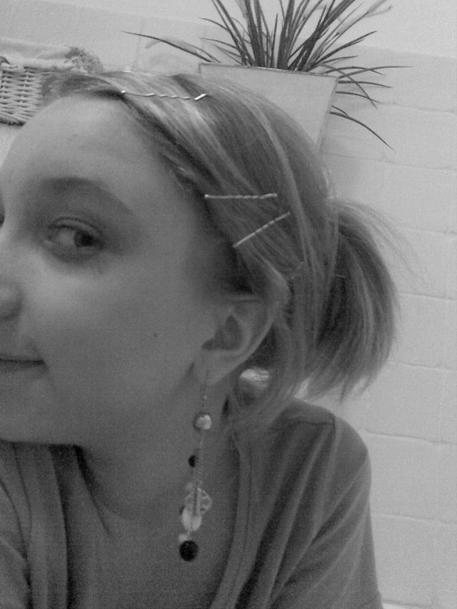 Mee ;**