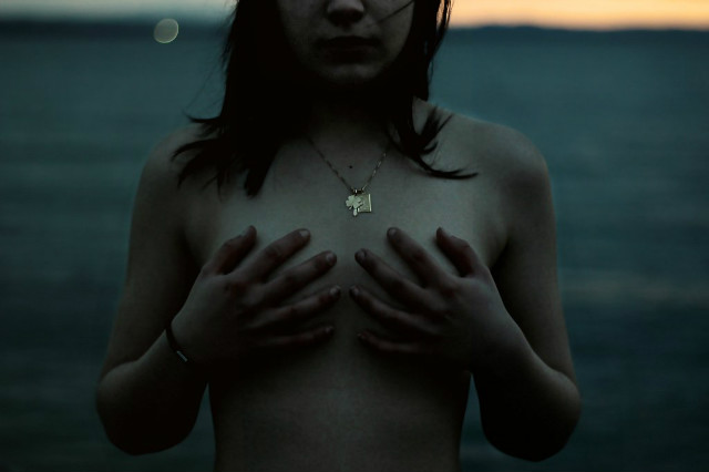 #022
