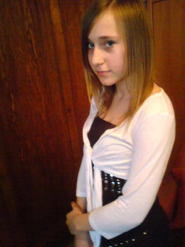 Agata ;**